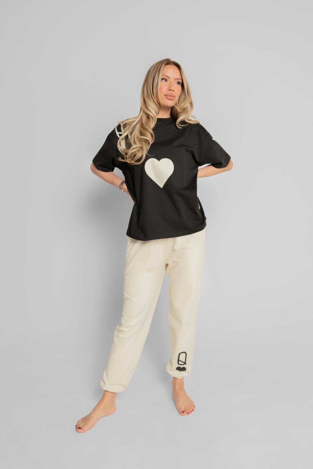 Queen Of Hearts Black T-shirt Women